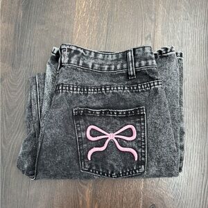 Chic Black Jeans with Pink Bow Accent